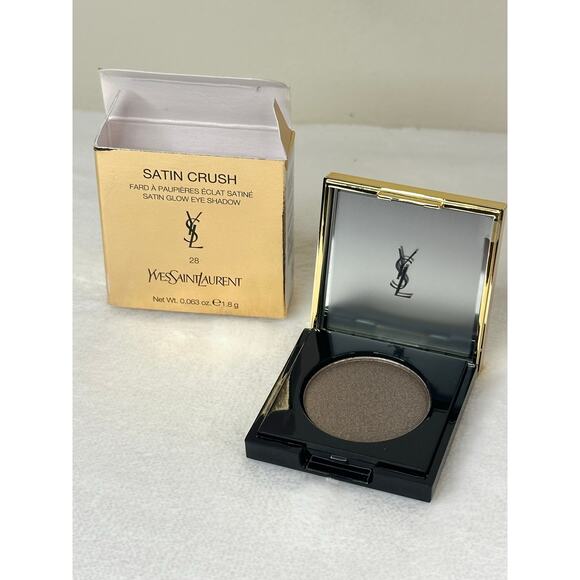 YSL Satin Crush Mono Eyeshadow - 28 Unconforming Taupe - Picture 3 of 5